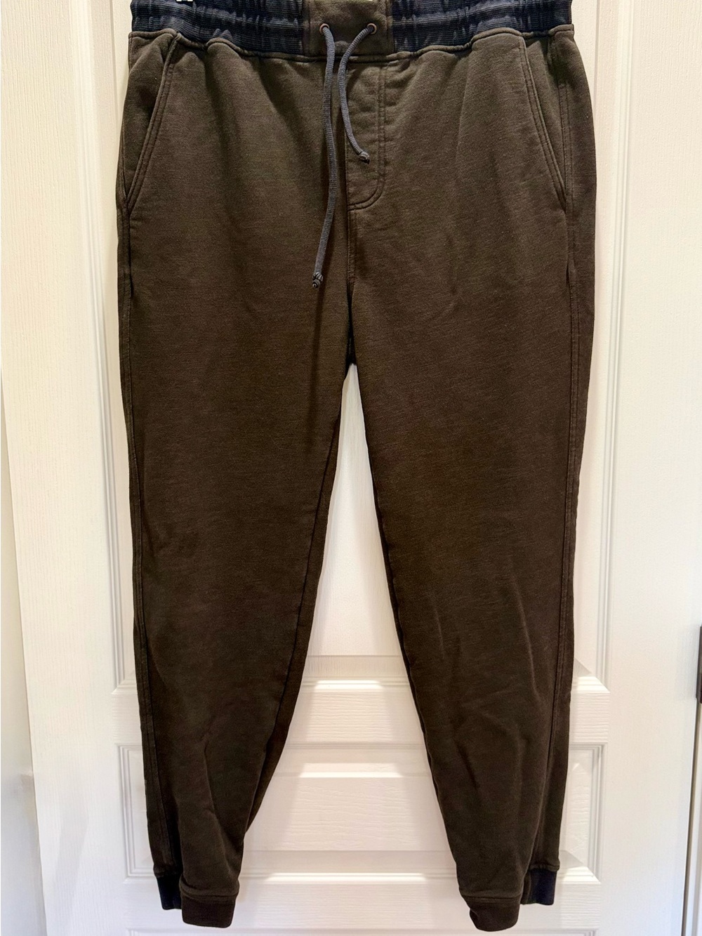 Carbon2Cobalt Men's Dark Brown thick Jogger Sweatpants with Drawstring. Size L